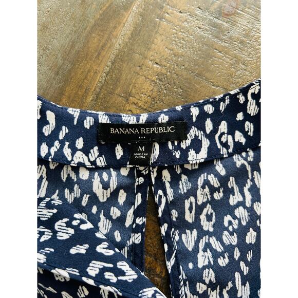 Banana Republic Womens Blouse Size Medium Open Back Business Casual - Picture 3 of 9